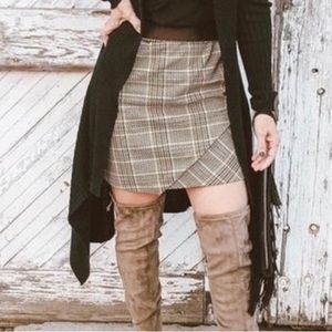 Cabi #3584 Plaid Pastime Faux Wrap Skirt Size small